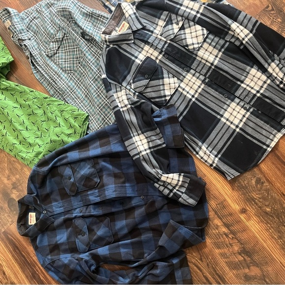 Men’s Medium Duluth and Wrangler Plaid Button Down Lot - Picture 4 of 9